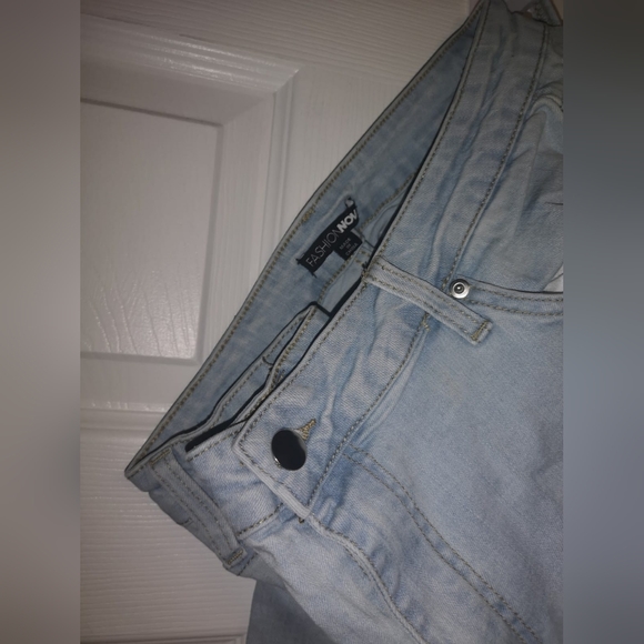 Distressed Denim - Picture 6 of 6